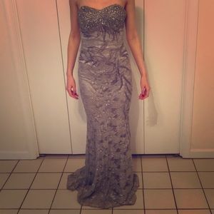 Beautiful, dramatic beaded prom dress!